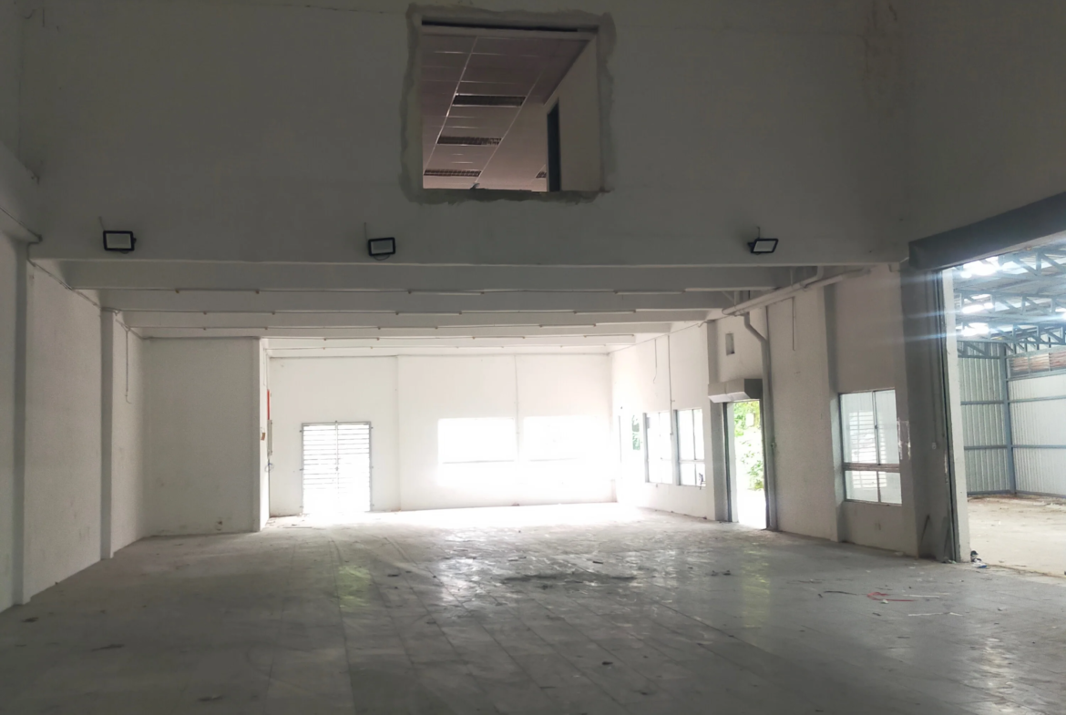 semi d factory for rent Ampang — 14800 Sq Ft MRR2 Access