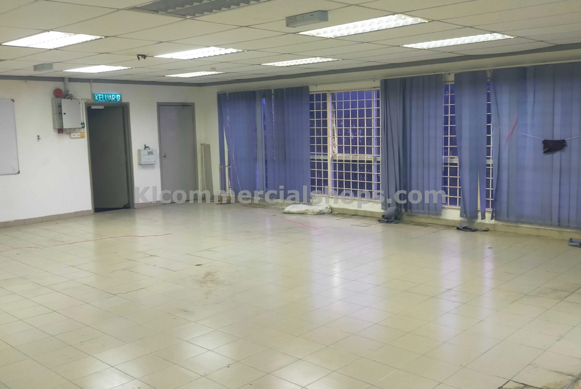 semi d factory for rent Ampang — 14800 Sq Ft MRR2 Access