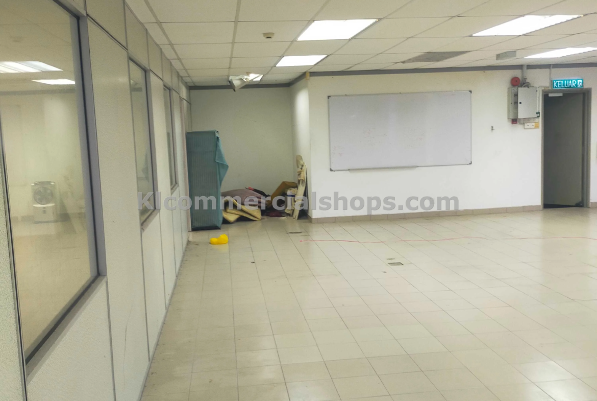 semi d factory for rent Ampang — 14800 Sq Ft MRR2 Access