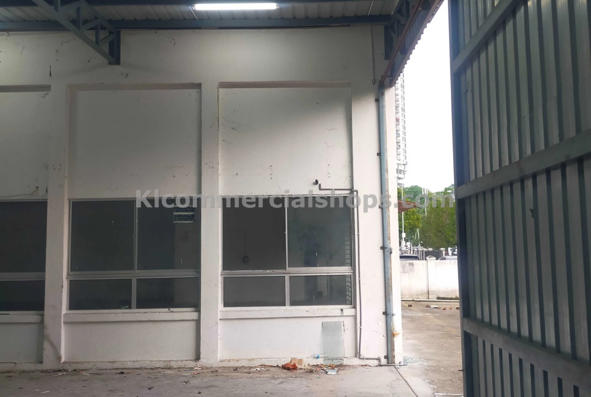 semi d factory for rent Ampang — 14800 Sq Ft MRR2 Access