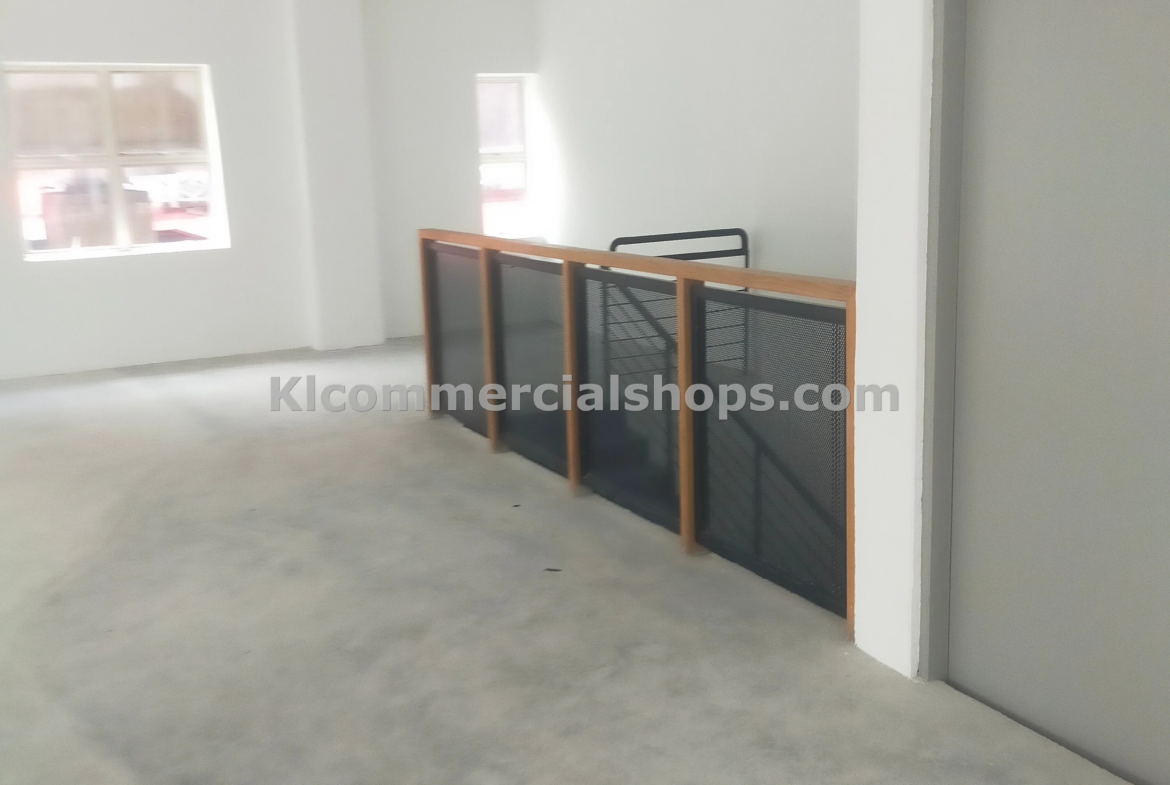 restaurant space for rent Petaling Street — Main Road Frontage 3032 Sq Ft