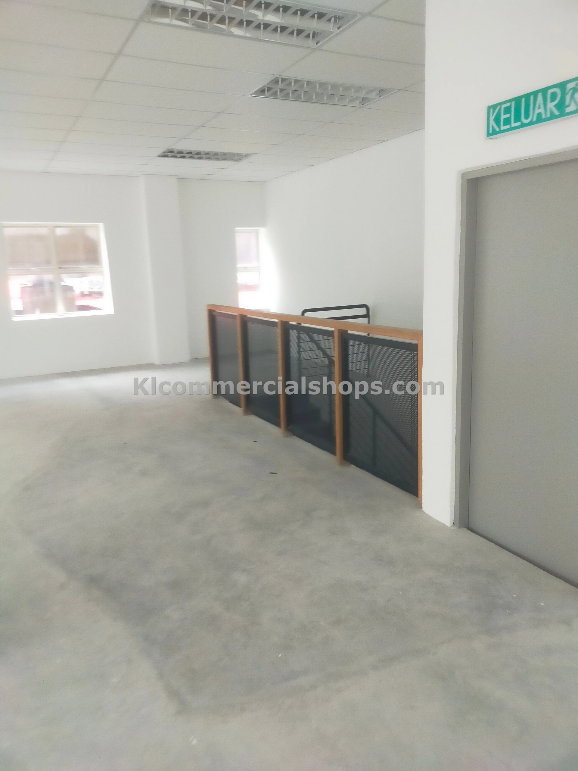 restaurant space for rent Petaling Street — Main Road Frontage 3032 Sq Ft