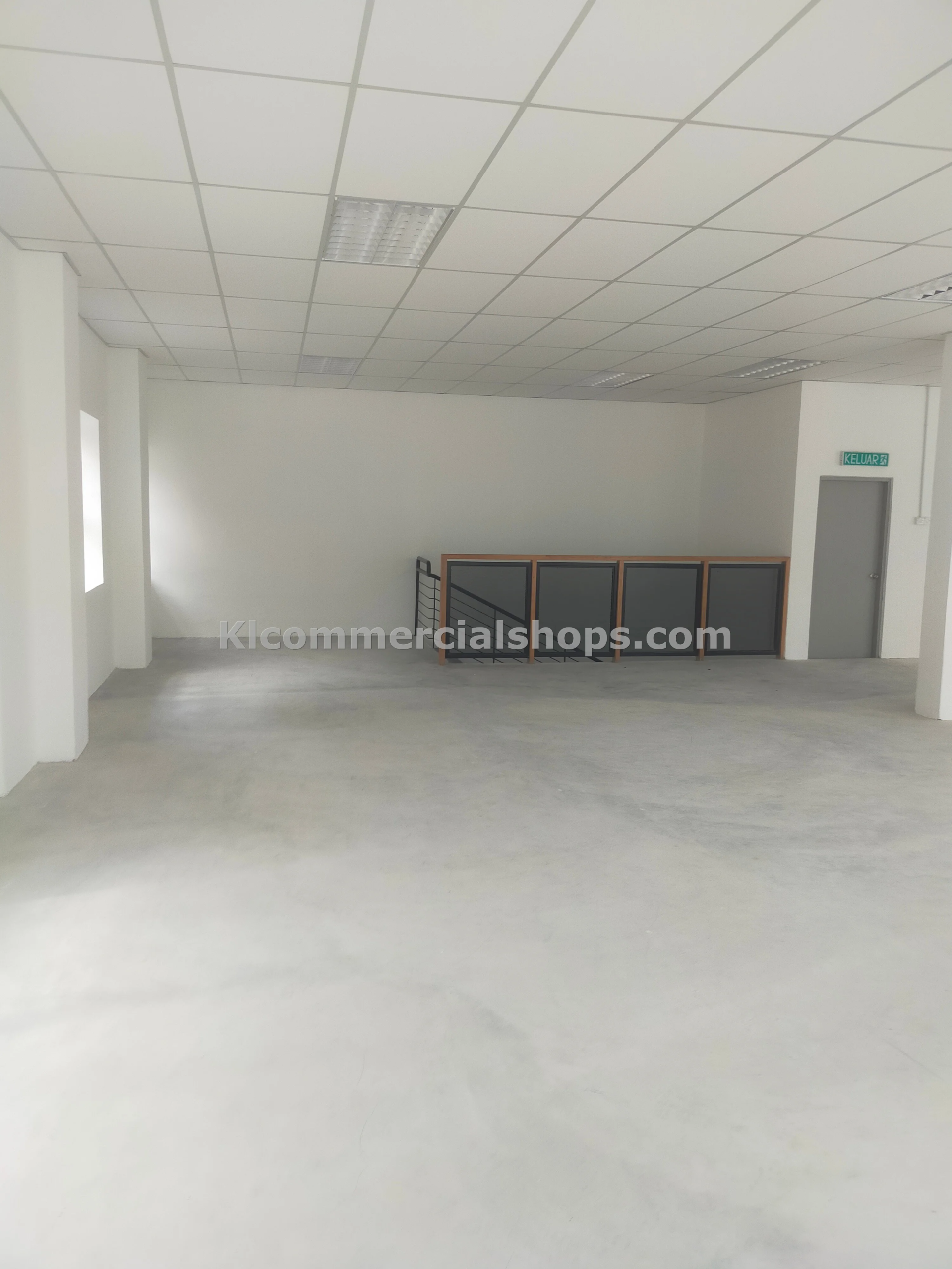 restaurant space for rent Petaling Street — Main Road Frontage 3032 Sq Ft