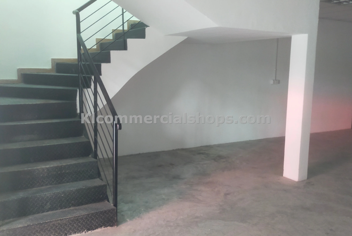restaurant space for rent Petaling Street — Main Road Frontage 3032 Sq Ft