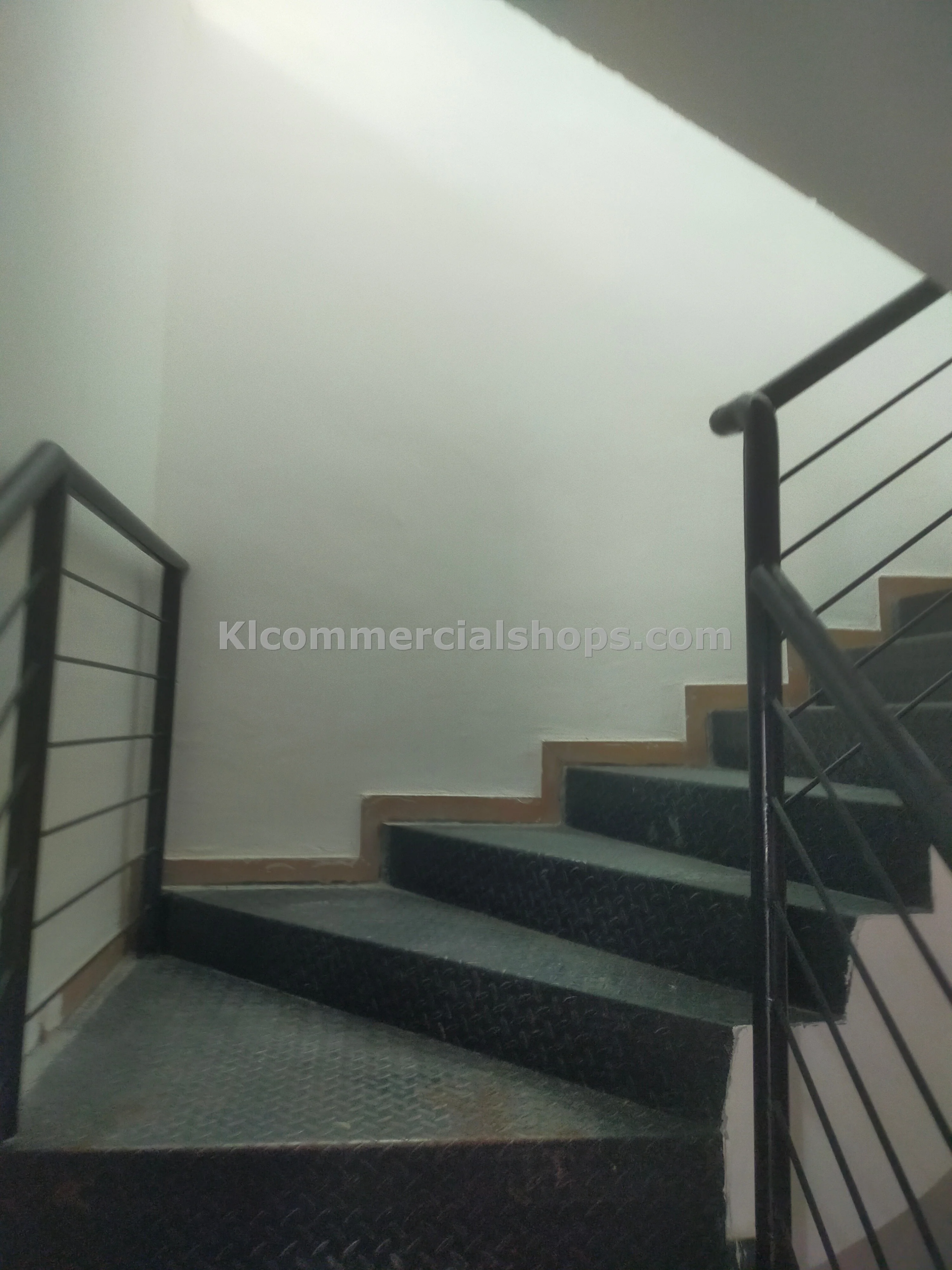 restaurant space for rent Petaling Street — Main Road Frontage 3032 Sq Ft