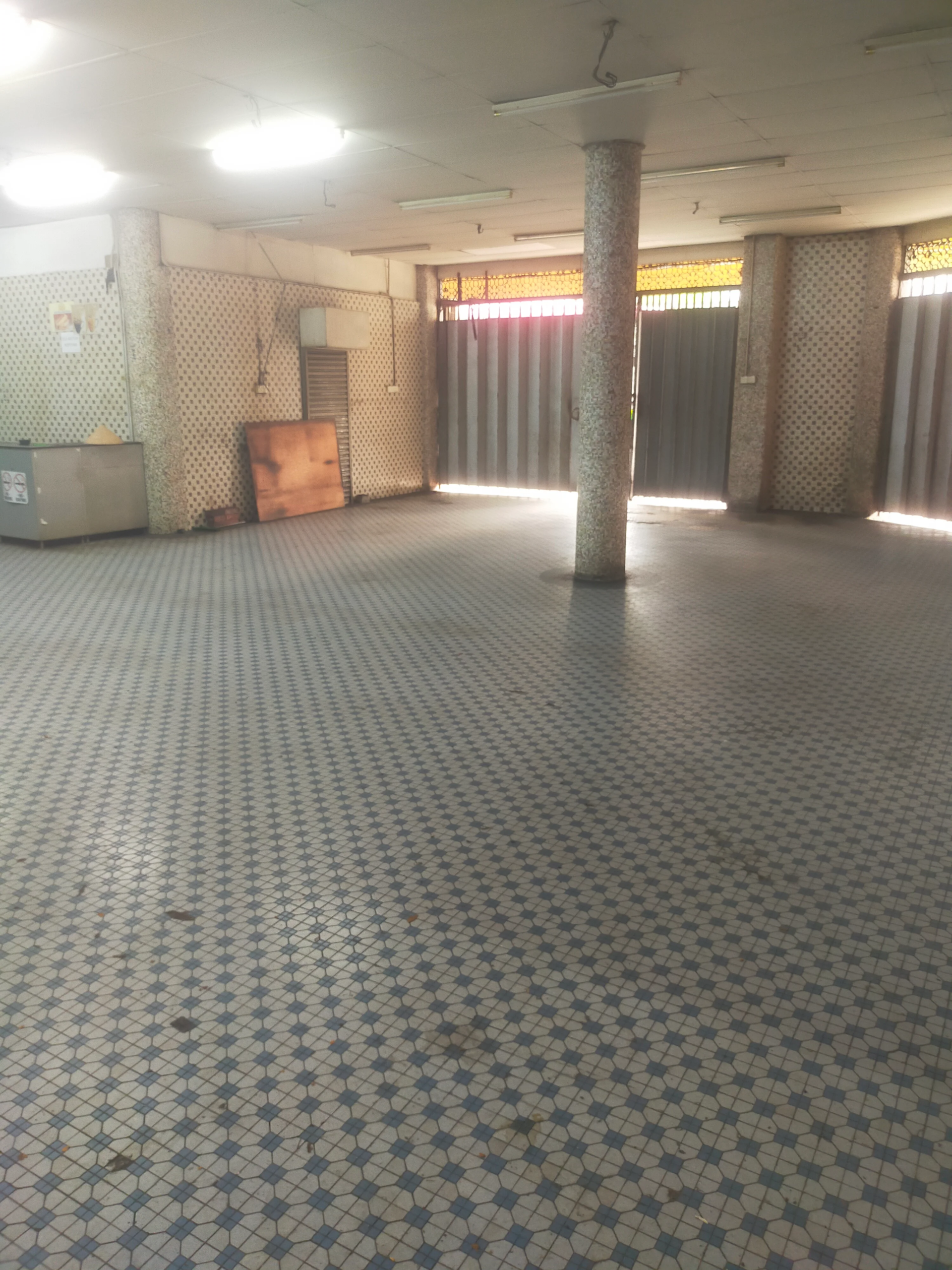 shop lot untuk restoran halal Petaling Street
