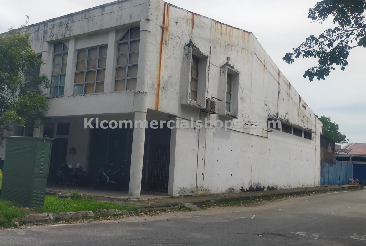 kilang untuk disewa Shah Alam — Lantai Bawah 3250 Kaki Persegi