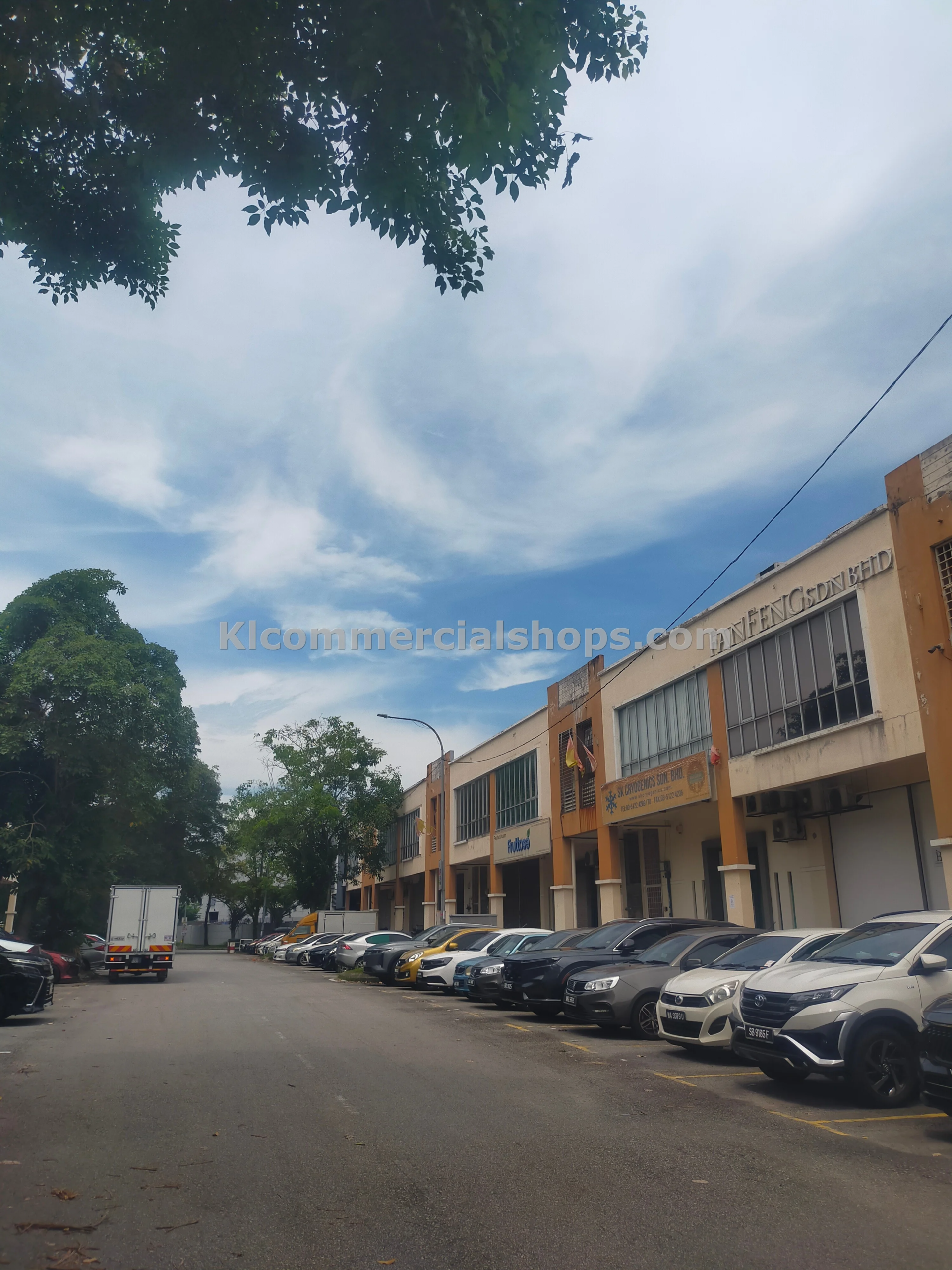kilang untuk disewa Shah Alam — Tingkat Atas 750 Kaki Persegi