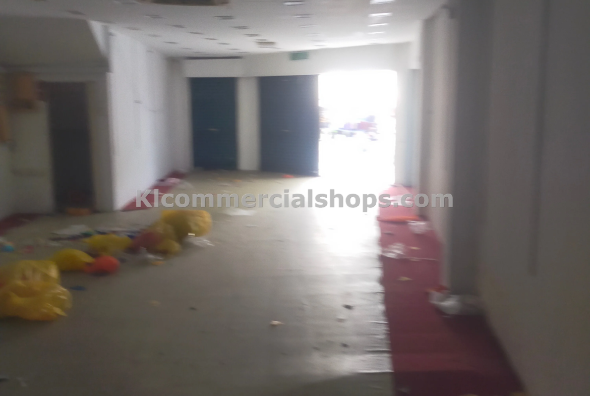corner shop lot for rent Kenanga KL — 1700 Sq Ft Dual Frontage Corner Unit