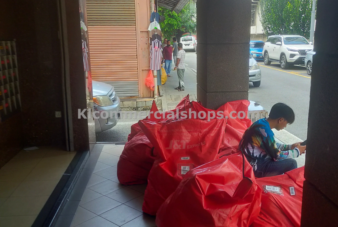 shop lot for rent Kenanga KL — Main Road Frontage Kenanga KL