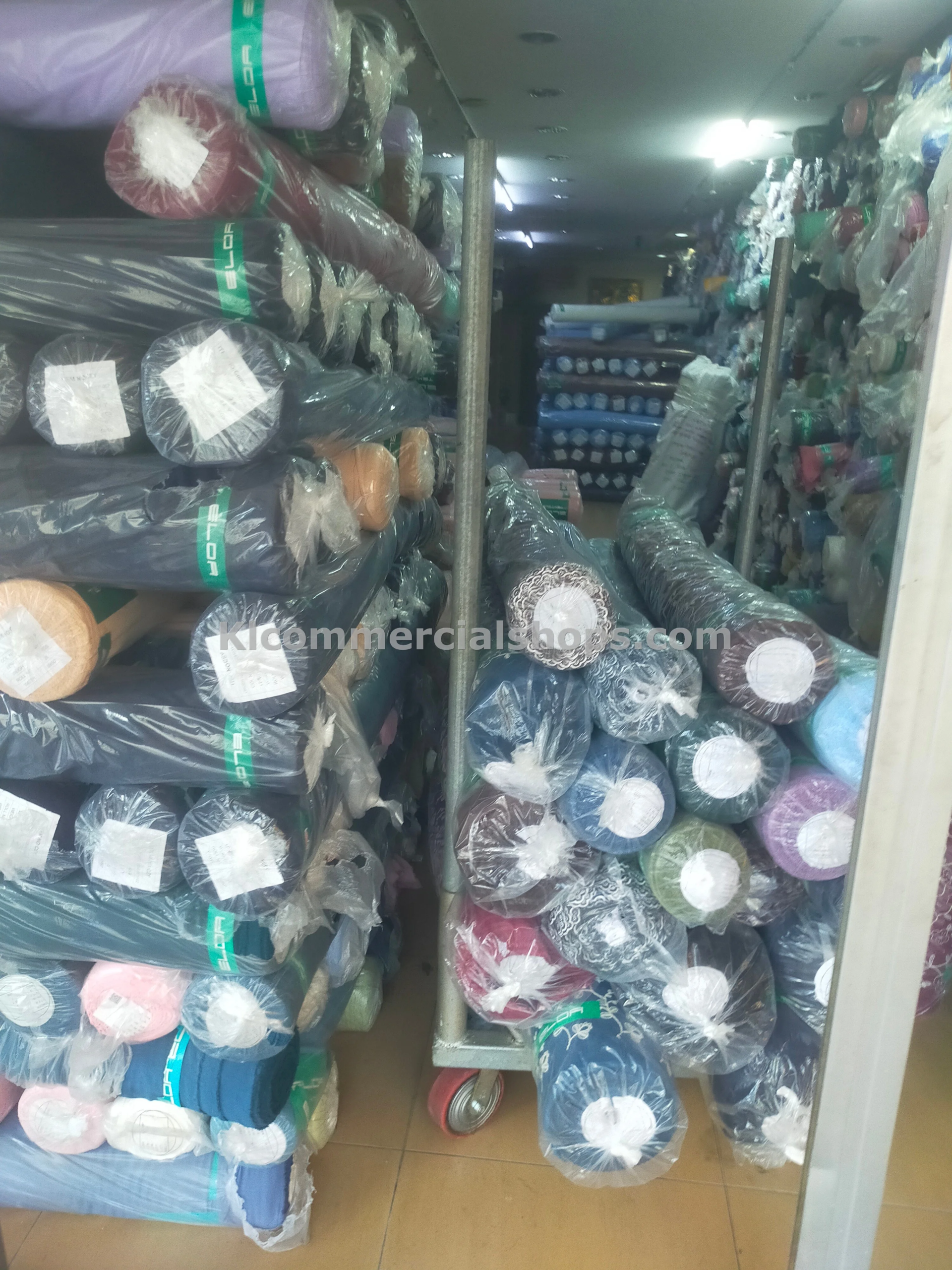 corner shop lot for rent Kenanga KL — 1700 Sq Ft Dual Frontage Corner Unit