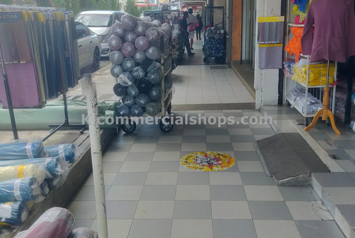 corner shop lot for rent Kenanga KL — 1700 Sq Ft Dual Frontage Corner Unit