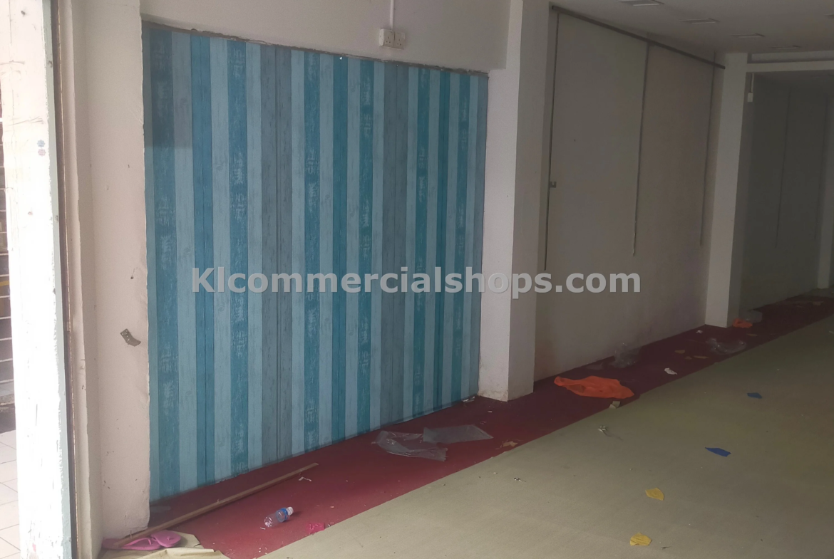 corner shop lot for rent Kenanga KL — 1700 Sq Ft Dual Frontage Corner Unit