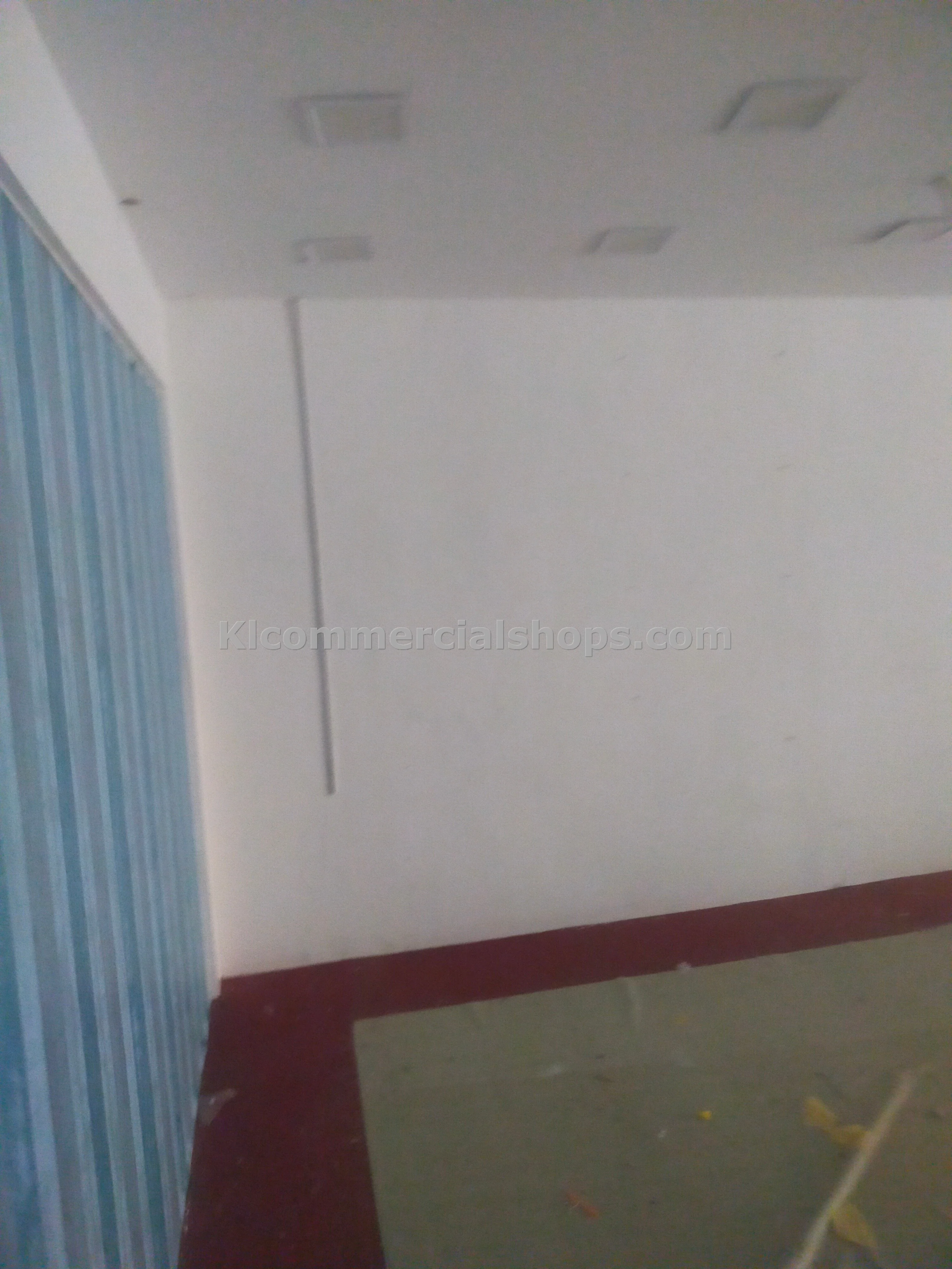 corner shop lot for rent Kenanga KL — 1700 Sq Ft Dual Frontage Corner Unit