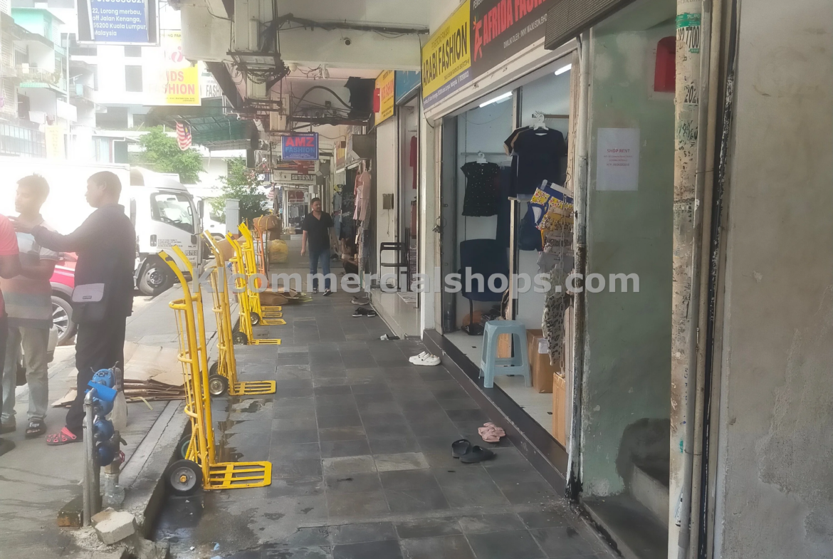 shop lot for rent Kenanga KL — Main Road Frontage Kenanga KL