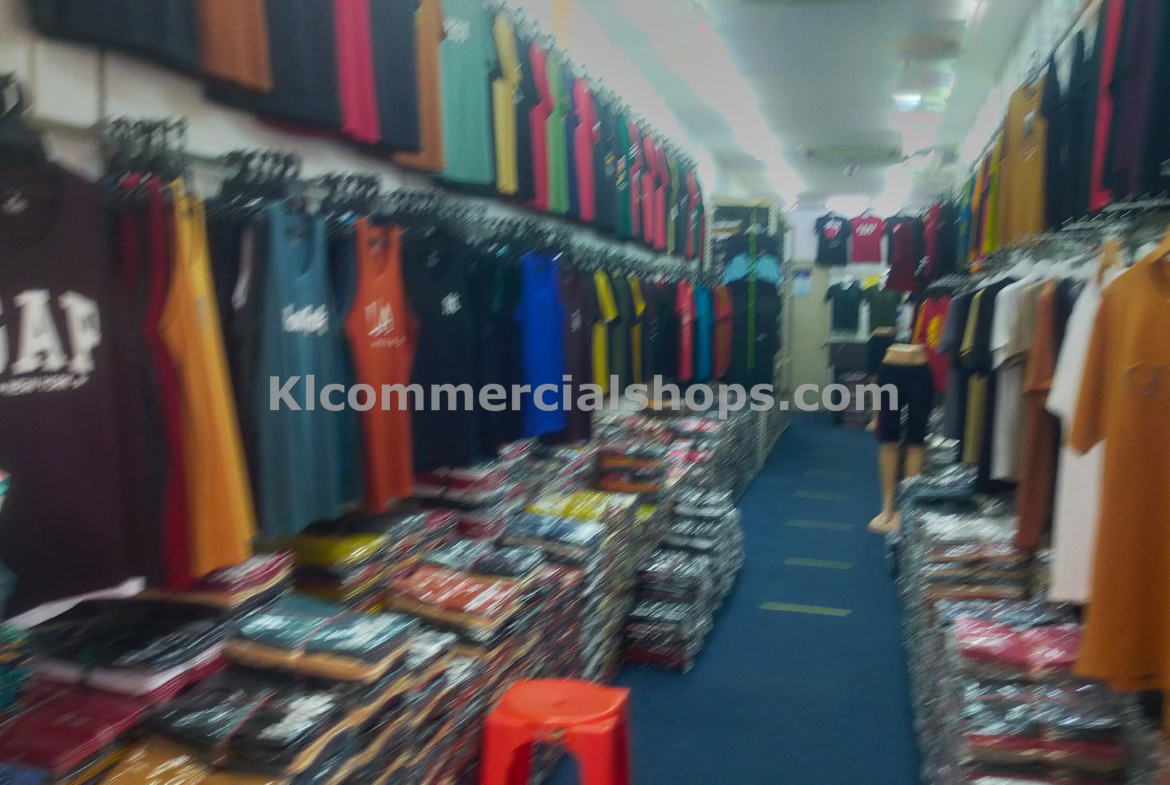 corner shop lot for rent Kenanga KL — 1700 Sq Ft Dual Frontage Corner Unit