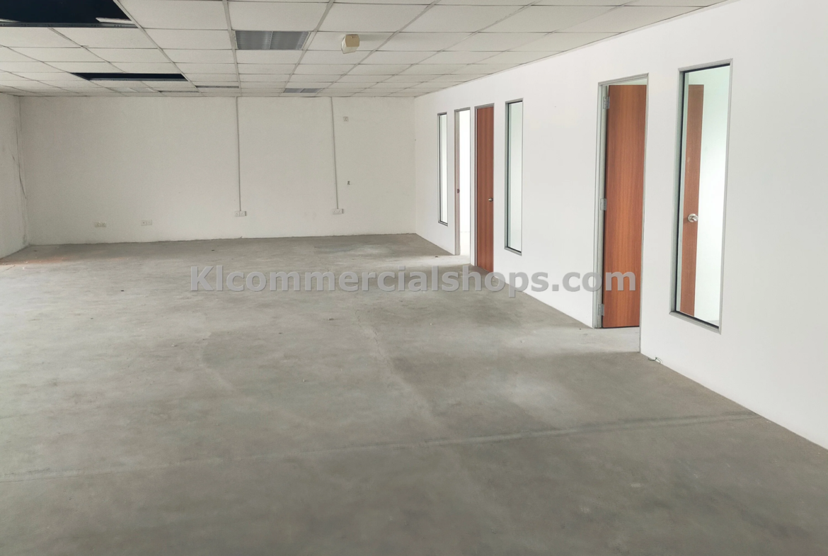 semi d factory for rent Ampang with basement — 20260 Sq Ft With Basement