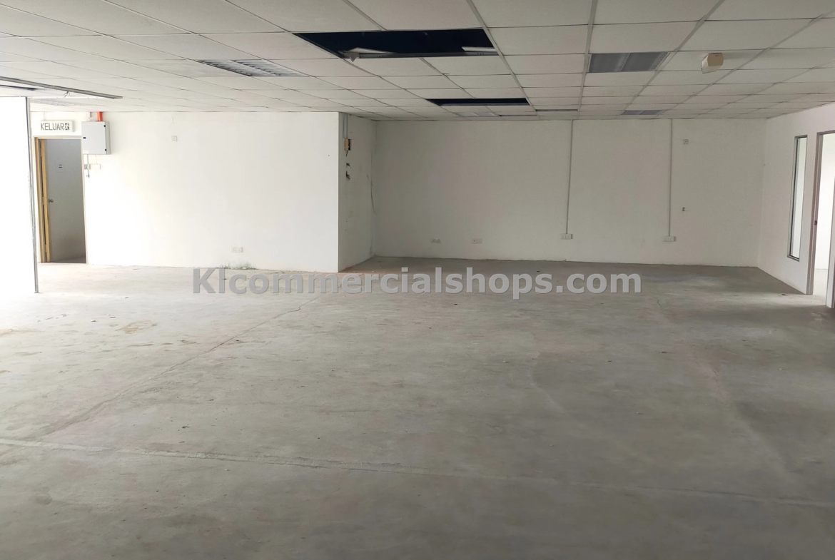 semi d factory for rent Ampang with basement — 20260 Sq Ft With Basement