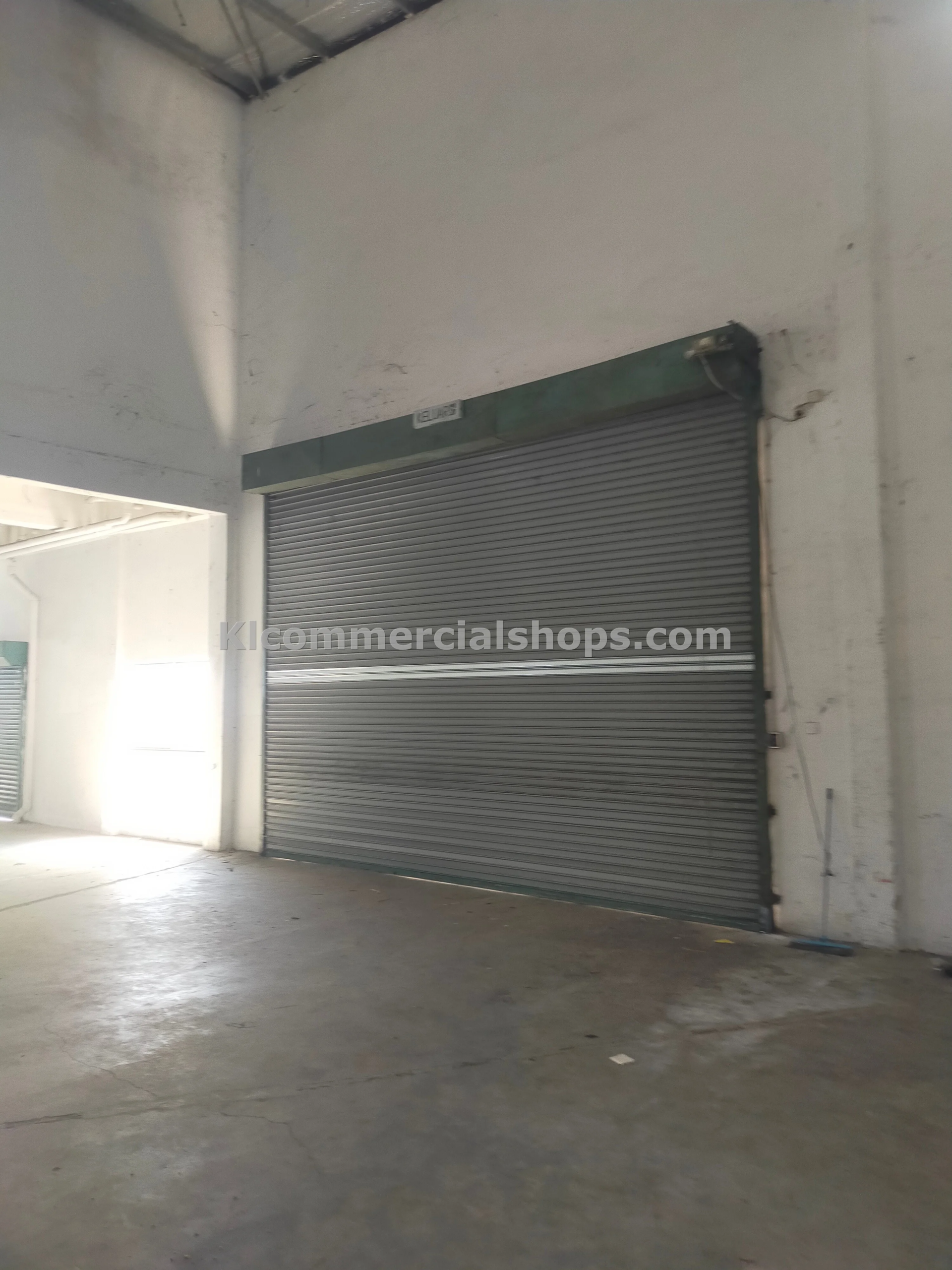 semi d factory for rent Cheras — 20260 Sq Ft Basement Container Yard