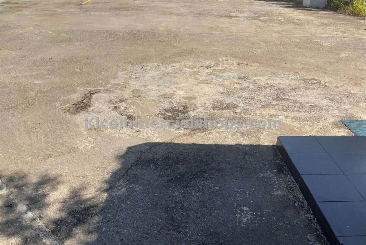 semi d factory for rent Cheras — 20260 Sq Ft Basement Container Yard