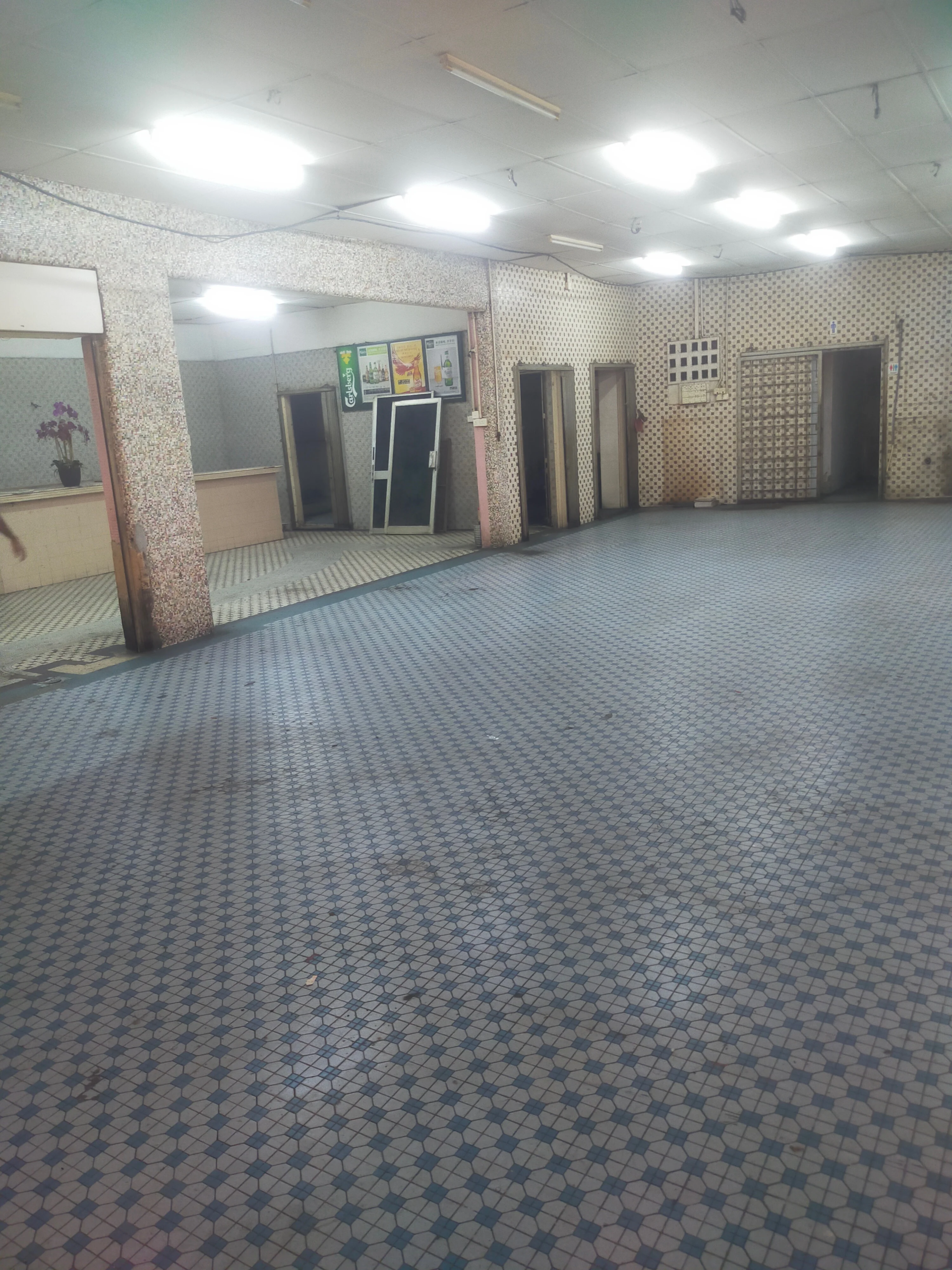 corner shop lot for rent Petaling Street — Prime Location Main Road Frontage