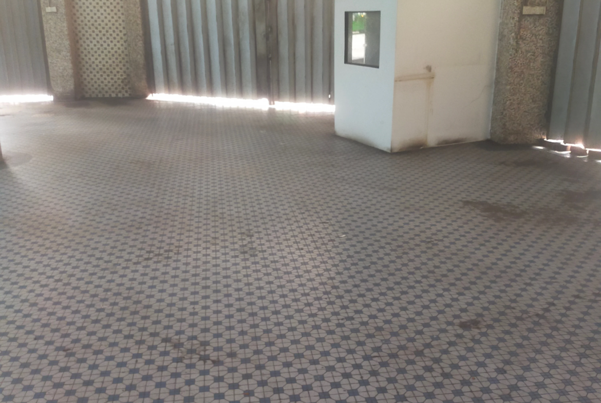 corner shop lot for rent Petaling Street — Prime Location Main Road Frontage