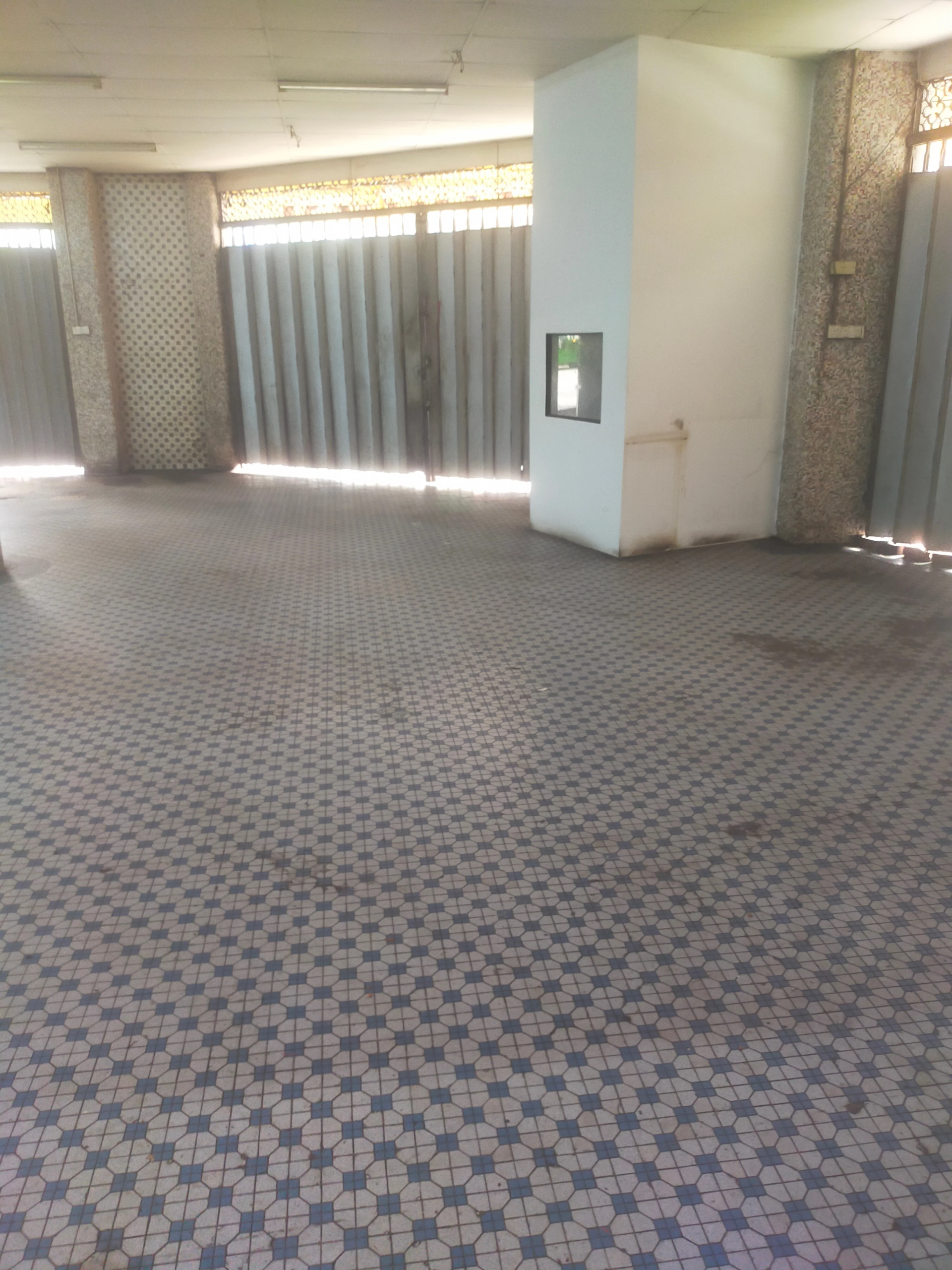 corner shop lot for rent Petaling Street — Prime Location Main Road Frontage