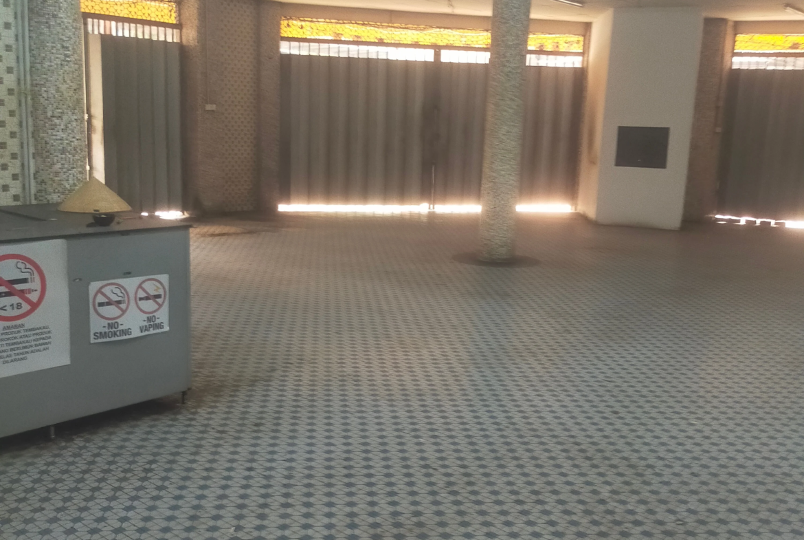 corner shop lot for rent Petaling Street — Prime Location Main Road Frontage