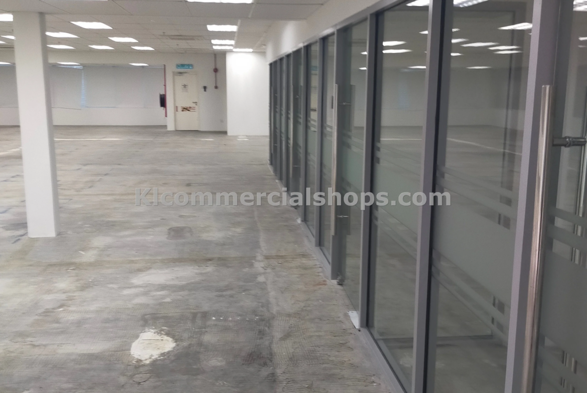 Commercial showroom space for rent in Puchong car showroom 2