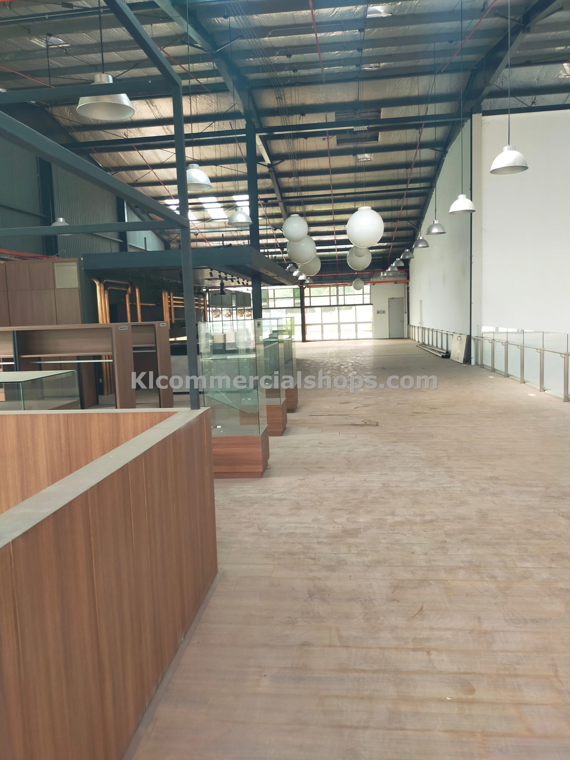 Commercial showroom space for rent in Puchong car showroom