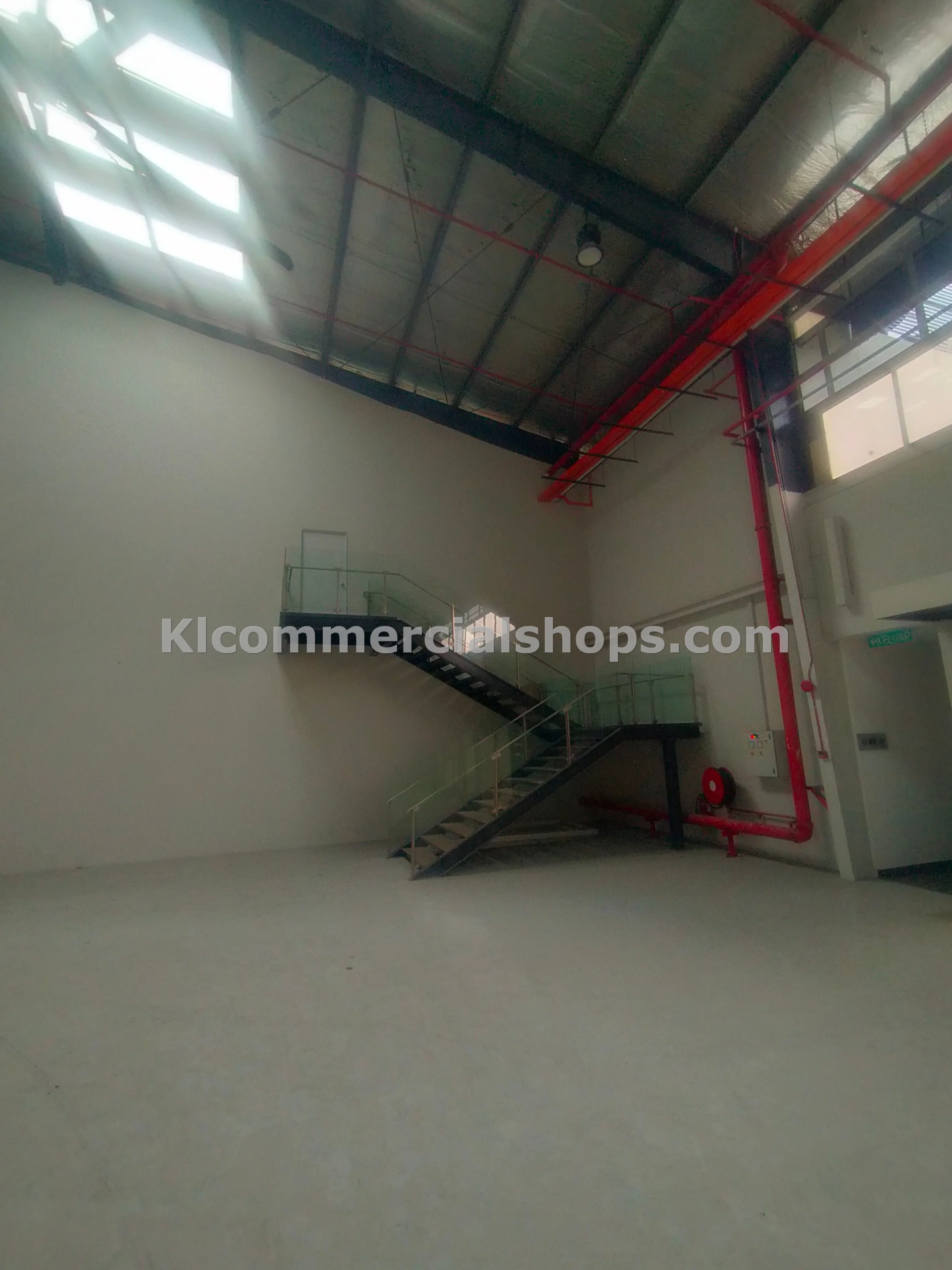 showroom for rent Puchong G Floor warehouse