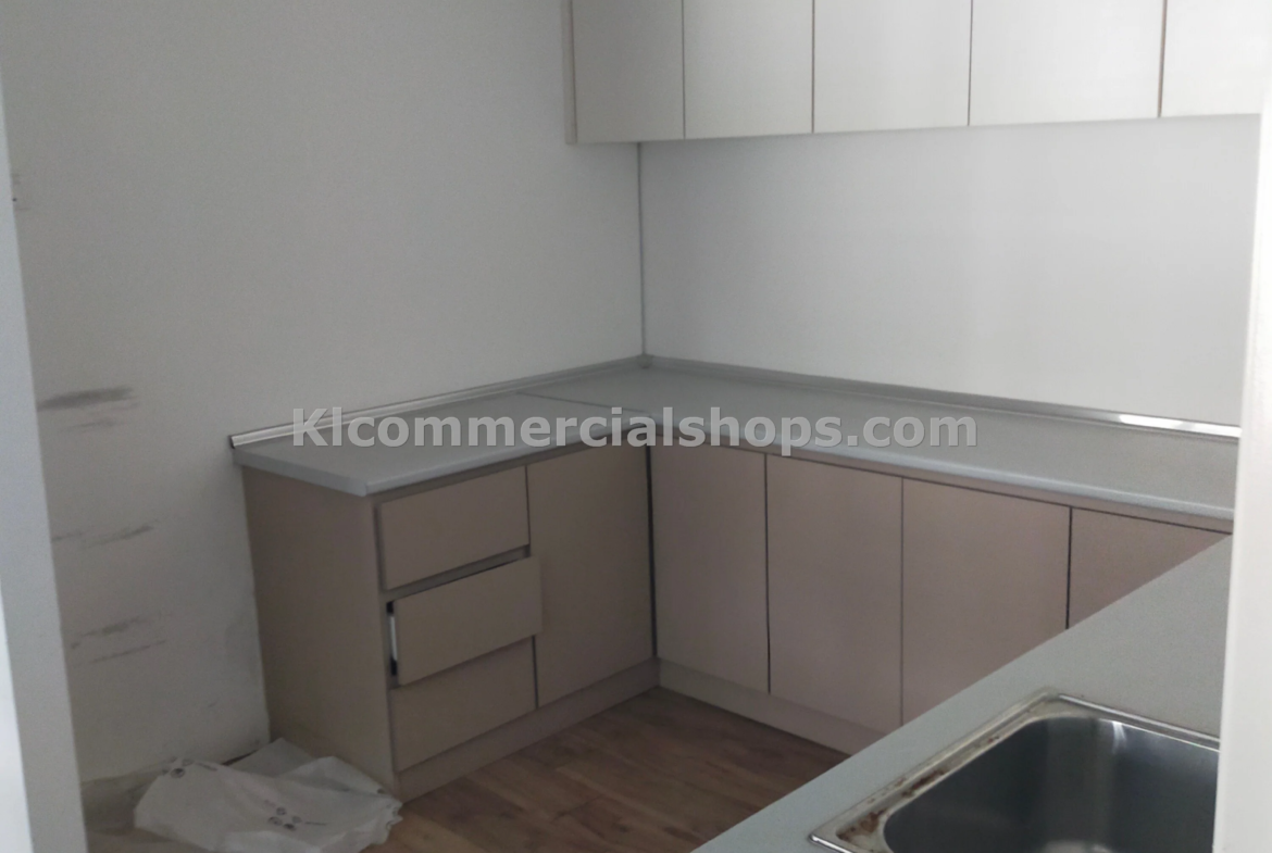 showroom for rent Puchong office station