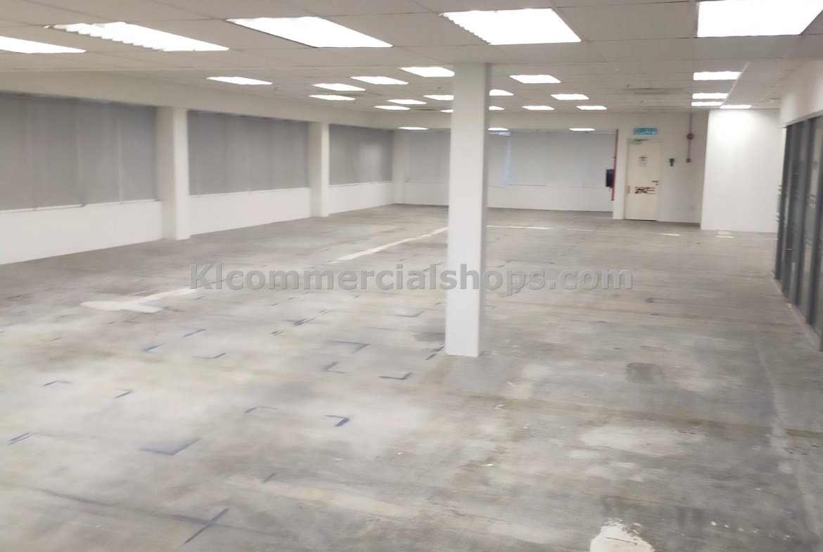 Shah Alam industrial warehouse with large operational space