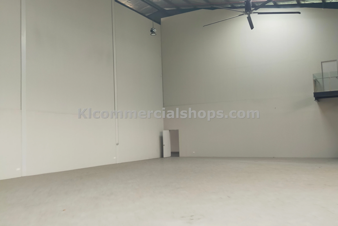 large factory warehouse for rent Subang 3